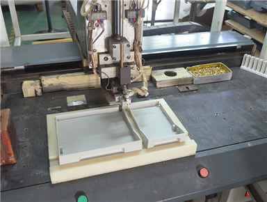 Automatic gonging machine
